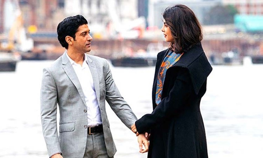 प्रियंका चोपड़ा और फरहान अख्तर स्काई इज पिंक में कपल बने थे। दोनों की प्रेम कहानी ने लोगों के दिल तो जीते लेकिन ज्यादा दिनों तक उनपर असर नहीं डाल सकीं।