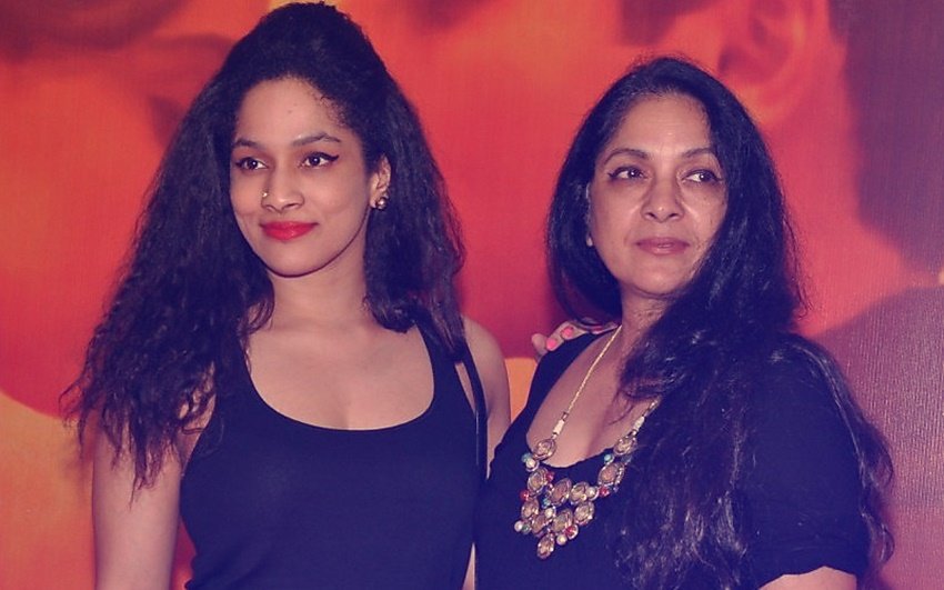 Neena Gupta: एक्ट्रेस नीना गुप्ता विवियन रिचर्ड्स के साथ लिव -इन में रहते हुए बेटी मसाबा की मां बनी थीं। उसके बाद बिना शादी के ही अकेले नीना ने मसाबा की परवरिश की।