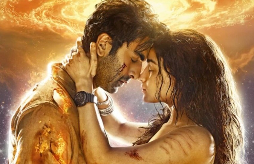 रणबीर कपूर और आलिया भट्ट स्टारर फिल्म ब्रह्मास्त्र 9 सितंबर को रिलीज होने जा रही है। फिल्म का ट्रेलर काफी पसंद किया जा रहा है। फिल्म बिजनेस से जुड़े लोगों को विश्वास है कि फिल्म बॉक्सऑफिस पर धमाल मचा देगी।