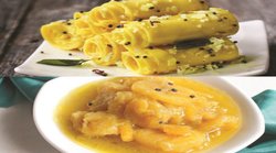 परंपरा भी प्रयोग भी