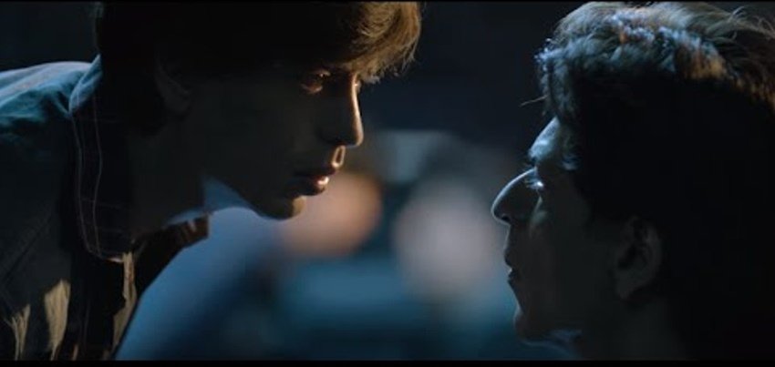 Fan: शाहरुख खान की ही फिल्म फैन में भी VFX इस्तेमाल करके शाहरुख का डबल रोल दिखाया गया था। इसे दर्शकों का मिलाजुला रिस्पॉन्स मिला था। (All Photos: Social Media)