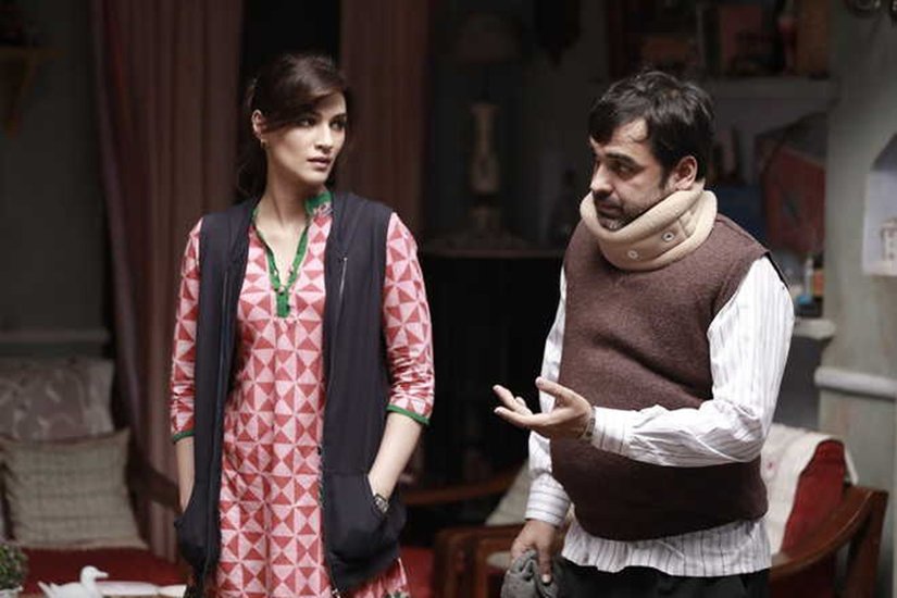 Bareily Ki Barfi:  फिल्म बरेली की बर्फी में पंकज त्रिपाठी और कृति सेनन ने जिस तरह से बाप बेटी के किरदार को पर्दे पर उतारा वो लोगों को खूब भाया। इस फिल्म की रेटिंग 7.5 है।