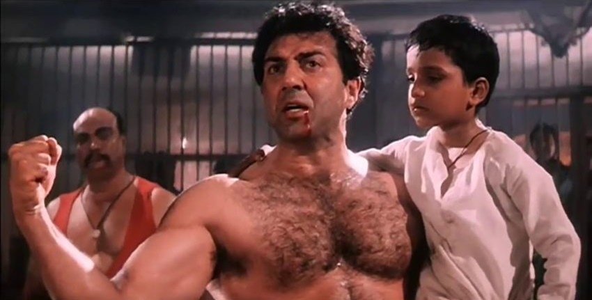 рдЖрдорд┐рд░ рдЦрд╛рди рдФрд░ рд╕рдиреА рджреЗрдУрд▓ рдХреА рдлрд┐рд▓реНрдо рдХрд╛ рджреВрд╕рд░реА рдмрд╛рд░ рдХреНрд▓реИрд╢ 1996 рдореЗрдВ рд╣реБрдЖред рдЖрдорд┐рд░ рдХреА рдлрд┐рд▓реНрдо 'рд░рд╛рдЬрд╛ рд╣рд┐рдВрджреБрд╕реНрддрд╛рдиреА' рдФрд░ рд╕рдиреА рджреЗрдУрд▓ рдХреА рдлрд┐рд▓реНрдо 'рдШрд╛рддрдХ' рд▓рдЧрднрдЧ рд╕рд╛рде-рд╕рд╛рде рд╣реА рд░рд┐рд▓реАрдЬ рд╣реБрдИ рдереАрдВ рдФрд░ рджреЛрдиреЛрдВ рд╣реА рд╕реБрдкрд░рд╣рд┐рдЯ рд░рд╣реА рдереАрдВред┬а