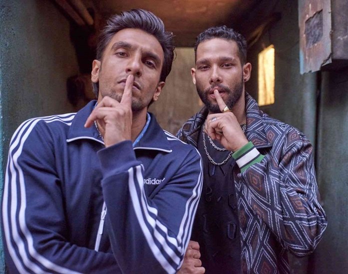 गली बॉय फिल्म में मुराद और एमसी शेयर की जोड़ी ने दर्शकों का अच्छा एंटरटेनमेंट किया था। (यह भी पढ़ें: Ashram 3 के भोपा स्वामी से Panchayat 2 के बनराकस तक, वेब सीरीज में इन अजीब नाम वाले किरदारों ने खूब लूटी वाहवाही)