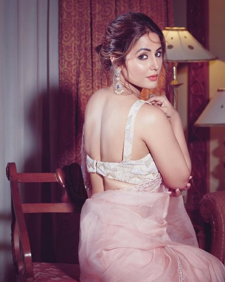 आज हिना खान किस मुकाम पर हैं ये किसी से छिपा नहीं है।