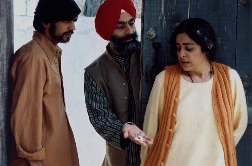 Kirron Kher: एक्ट्रेस किरण खेर फिलहाल राजनीति में एक्टिव हैं। वह चंडीगढ़ से बीजेपी सांसद हैं। किरण खेर ने साल 2003 में खामोश पानी नाम की पाकिस्तानी फिल्म में काम किया था।