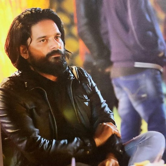 हालांकि बेहद कम लोग ही जानते हैं कि जयदीप फिल्मों में नहीं आना चाहते थे उनका सपना कुछ और ही था।