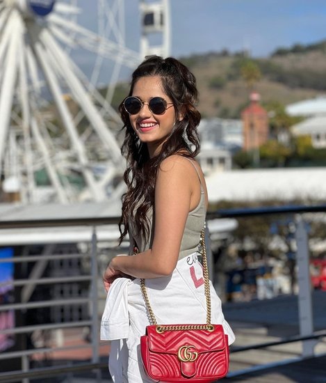 Jannat Zubair Rehmani: जन्नत जुबेर रहमानी इन दिनों खतरों के खिलाड़ी 12 में हैं। यूट्यूब पर जन्नत के 34.4 लाख सब्सक्राइबर हैंं। यह सभी एक्ट्रेसेस से ज्यादा हैं। 