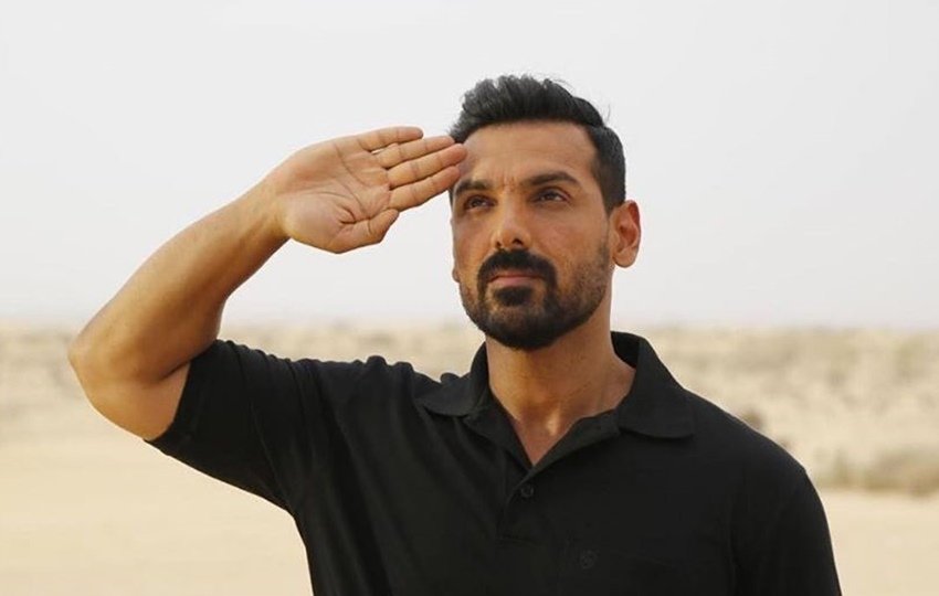 ओटीटी (OTT) का दबदबा तेजी से बढ़ता जा रहा है। ओटीटी प्लेटफॉर्म पर काफी ऐसा कंटेंट मौजूद है जिसे दर्शकों का खूब प्यार मिला है। फिर चाहे वह कोई वेब सीरीज हो या ओटीटी पर रिलीज होने वाली कोई फिल्म। ओटीटी ने कई छोटे कलाकारों को तो पहचान दिलवाई ही है, साथ ही कई बड़े कलाकार भी ओटीटी पर डेब्यू कर चुके हैं और कुछ करने वाले हैं। हालांकि जॉन अब्राहम (John Abraham) ओटीटी पर काम नहीं करना चाहते हैं। 
