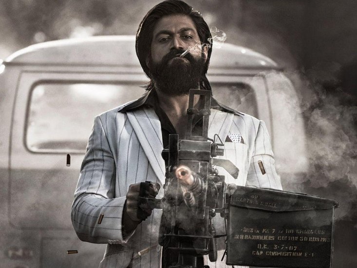 KGF 2 рдЕрдкреНрд░реИрд▓ 2022 рдореЗрдВ рд░рд┐рд▓реАрдЬ рд╣реБрдИ рдереА рдФрд░ рдпрд╣ рдмреНрд▓реЙрдХрдмрд╕реНрдЯрд░ рд╕рд╛рдмрд┐рдд рд╣реБрдИ рд╣реИред рдлрд┐рд▓реНрдо рдХреЗ рдЕрдВрдд рдореЗрдВ рджрд┐рдЦрд╛рдпрд╛ рдЧрдпрд╛ рд╣реИ рдХрд┐ рдЗрд╕рдХрд╛ рдЪреИрдкреНрдЯрд░ 3 рднреА рд╣реИред рдЕрдм 'рдХреЗрдЬреАрдПрдл рдЪреИрдкреНрдЯрд░ 3' рдкрд░ рдХрд╛рдо рдХрд┐рдпрд╛ рдЬрд╛ рд░рд╣рд╛ рд╣реИ рдФрд░ рдЗрд╕рдХрд╛ рднреА рдлреИрдВрд╕ рдЗрдВрддрдЬрд╛рд░ рдХрд░ рд░рд╣реЗ рд╣реИрдВред (рдпрд╣ рднреА рдкрдврд╝реЗрдВ: KGF 2 рдХреЗ рдпрд╢ рд╕реЗ RRR рдХреЗ рд░рд╛рдордЪрд░рдг рддрдХ, рдлрд┐рд▓реНрдо рд╣рд┐рдЯ рд╣реЛрддреЗ рд╣реА рд╕рд╛рдЙрде рдХреЗ рдЗрди рд╕реБрдкрд░рд╕реНрдЯрд╛рд░реНрд╕ рдиреЗ рдЦреБрд╢ рд╣реЛрдХрд░ рджрд┐рдП рд▓рд╛рдЦреЛрдВ рдХреЗ рдЧрд┐рдлреНрдЯ)