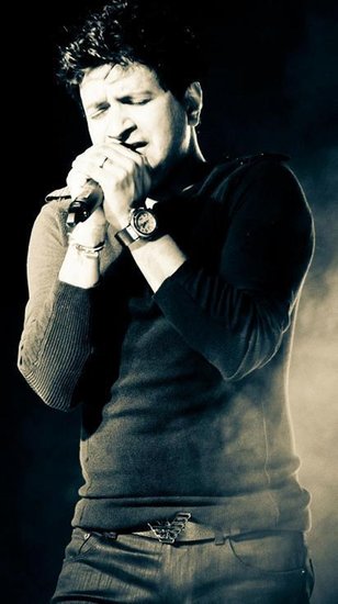 केके ने आगे कहा- फिर बाद में फ़ोन आया कि गाने के बोल बदल दिए हैं आप आ जाइए। संगीतकार की पहली फ़िल्म थी और प्रोड्यूसर बड़ा था, तो संगीतकार भी न नहीं कह पा रहा था। अब शायद लोगों को पता है कि मैं ऐसे गाने नहीं गाता।