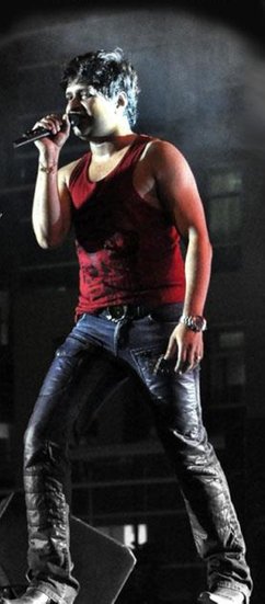 केके ने एक अन्य इंटरव्यू में यह भी कहा था कि शादी और बर्थडे जैसे फंक्शन में गाने के लिए उन्हें अगर कोई 1 करोड़ रुपये भी देगा तब भी वह नहीं गाएंगे।