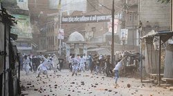 कानपुर हिंसाः मैं आपके दफ्तर से निकलूं और कोई दंगा करे और मैं ईंट उठा कर मारूं तो क्या…- एंकर के दावे पर जब भिड़े मौलाना