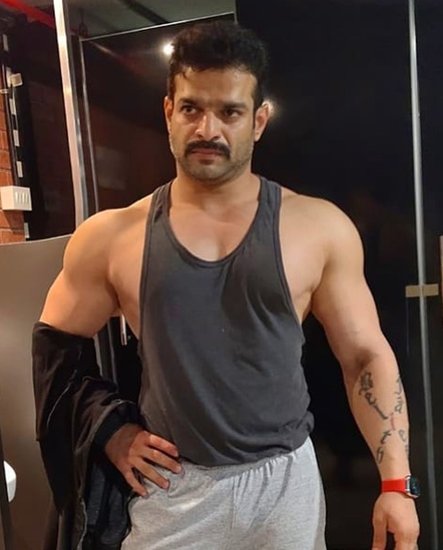 करण पटेल इस बात को कबूल चुके हैं कि बॉलीवुड सेलेब्स और टीवी स्टार्स में भेदभाव किया जाता है। करण के अनुसार कंटेंट और कलाकार के टैलेंट को प्राथमिकता दी जानी चाहिए ना कि मीडियम को। 