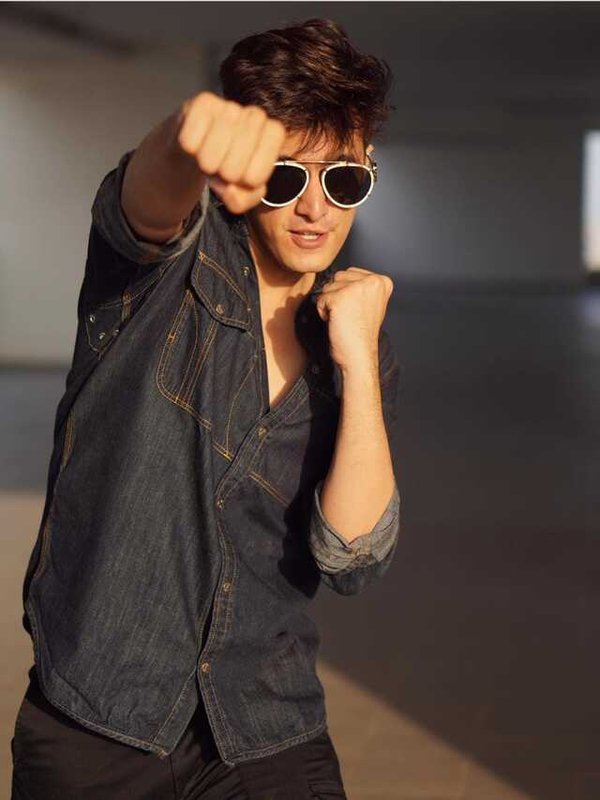 MOHSIN KHAN - JAMES BOND