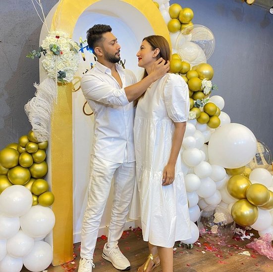 गौहर खान अपने पति जैन दरबार से 12 साल बड़ी हैं।