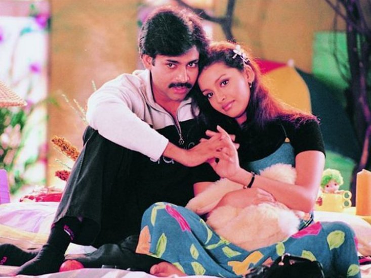 पवन कल्याण रेणु देसाई संग लंबे समय तक लिव इन में थे। दोनों ने शादी तब की थी जब उनका बच्चा चार साल का हो गया था।