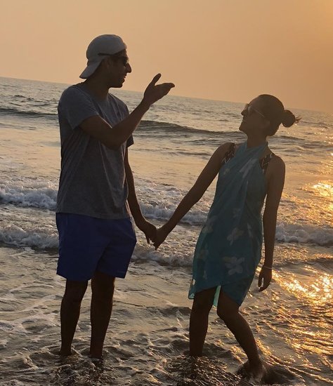 कुछ समय बाद दोनों ने एक-दूसरे को डेट करना शुरू कर दिया। करीब 7 साल तक दोनों ने चोरी छिपे एक-दूसरे को डेट किया। 