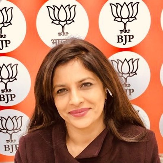 Shazia Ilmi: शाजिया इल्मी पत्रकार रही हैं। पत्रकारिता छोड़ने के बाद शाजिया इल्मी ने आम आदमी पार्टी के साथ जुड़कर राजनीति शुरू की थी। बाद में वह आप से अलग होकर बीजेपी से जुड़ गईं। बीजेपी ने उन्हें राष्ट्रीय प्रवक्ता बनाया है।