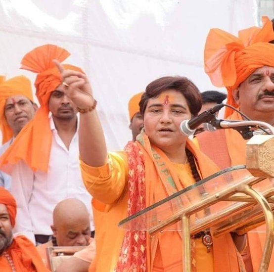 भोपाल से बीजेपी सांसद प्रज्ञा ठाकुर महात्मा गांधी पर भी विवादित बयान दे चुकी हैं। उन्होंने गांधी को राष्ट्रपुत्र कह दिया था। (यह भी पढ़ें- कोई रहा IPS तो कोई डॉक्टर, कुछ ऐसी है बीजेपी के महिला राष्ट्रीय प्रवक्ताओं की टीम)