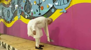 PM Modi | Pragati Maidan | पीएम मोदी ने कचरा उठाया