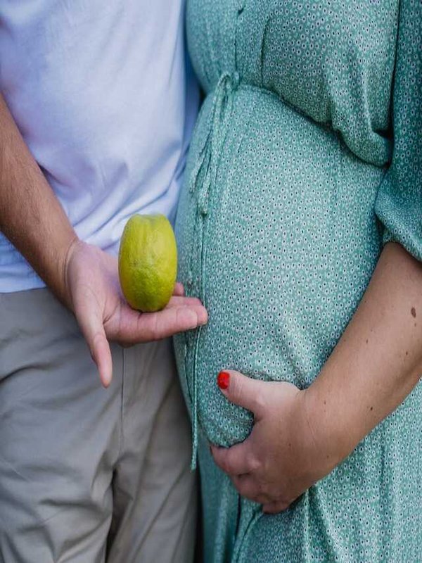 PREGNANT WOMAN CAN EAT THESE FRUITS