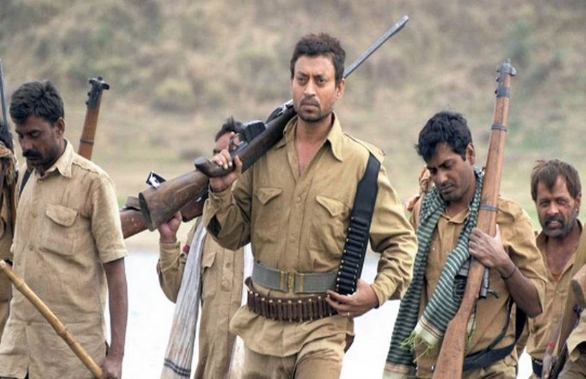 भारत में कई डकैत हुए हैं और इन पर कई फिल्में (Movies on Dakait) भी बनी हैं। इन फिल्मों में उन डकैतों की कहानियों को दिखाया गया है कि आखिर ऐसी क्या परिस्थितियां रहीं जिनकी वजह से उन्हें डकैत बनना पड़ा और हथियार उठाने पड़े। इन फिल्मों को आईएमडीबी (IMDb) से भी अच्छी रेटिंग मिली है। रेटिंग के मामले में दिवंगत एक्टर इरफान खान (Irfan Khan) स्टारर 'पान सिंह तोमर' (Paan Singh Tomar) टॉप पर है। इस फिल्म को 8.2 की रेटिंग मिली है जिसे नेटफ्लिक्स (Netflix) पर देखा जा सकता है। 