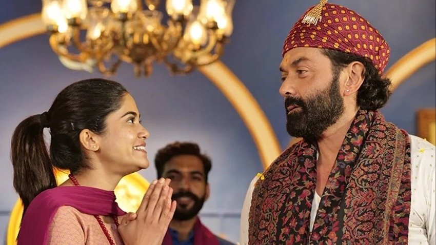 आश्रम वेब सीरीज (Ashram Web Series) में पम्मी पहलवान (Pammi Pehalwan) का किरदार निभाने वाली एक्ट्रेस अदिति पोहनकर (Aditi Pohankar) ने अपनी अदाकारी से खूब तारीफें बटोरी हैं। अब वह जल्द ही वेब सीरीज She के दूसरे सीजन (She 2) में नजर आने वाली हैं। अदिति पोहनकर वैसे तो एथलिट रही हैं लेकिन आश्रम वेब सीरीज में पम्मी पहलवान का किरदार निभाना उनके लिए आसान नहीं था।