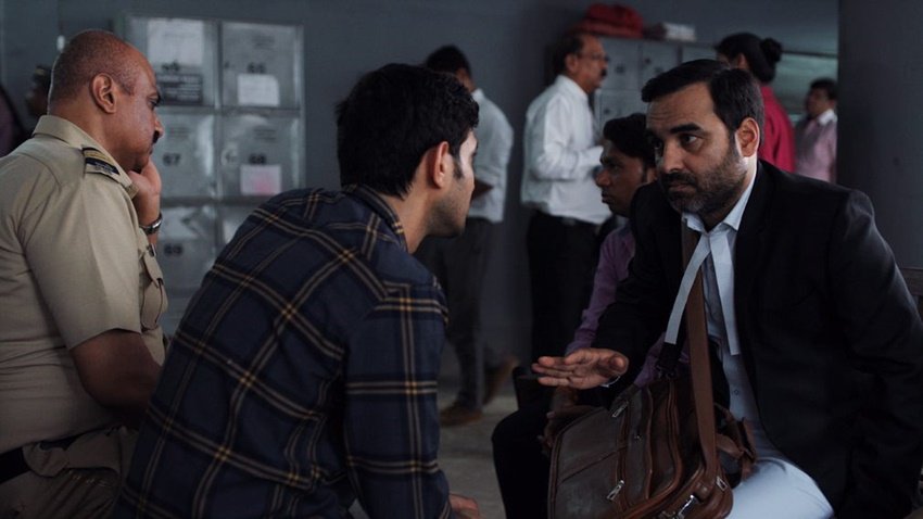 Criminal Justice: क्रिमिनल जस्टिस वेब सीरीज में पंकज एक वकील की भूमिका में थे। इस सीरीज की आईएमडीबी रेटिंग 8.1 है।