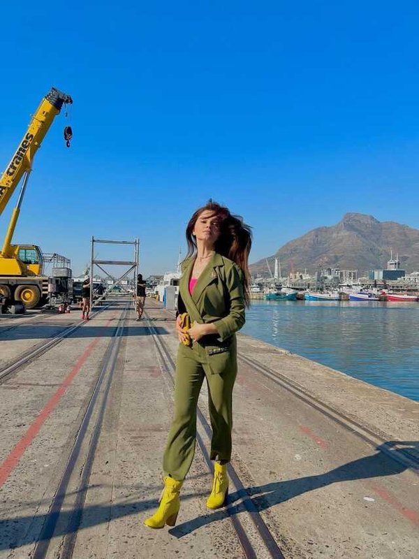 RUBINA DILAIK BOSSY LOOK VIRAL FROM THE SET OF KKK 12