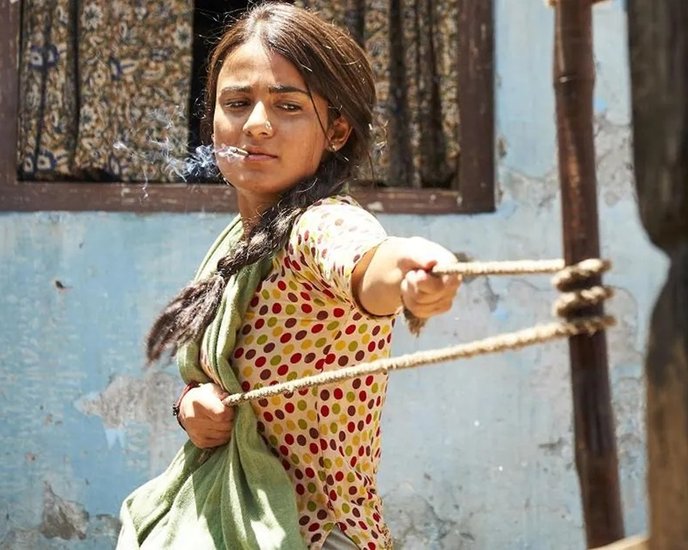 राधिका मदान ने पटाखा के साथ फिल्मों में डेब्यू किया था जिसे 7.2 रेटिंग मिली थी। 