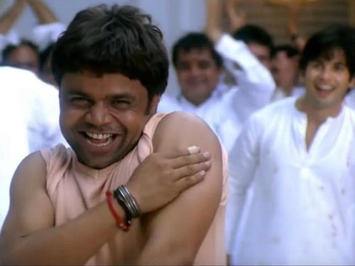 एक बार संडे के दिन हम सभी दोस्त घर पर थे तो इतने में हमारे पेजर पर मेसेज आया कि कॉल बैक। 