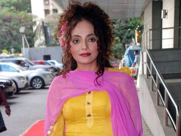 पति से तलाक का असर राखी के करियर पर भी दिखा। हालांकि वह इस सदमे से उबरीं और खुद को संभाला। तलाक के बाद राखी ने दोबारा शादी नहीं की। 