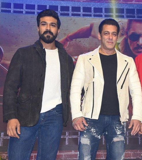 फिल्म RRR की सफलता के बाद रामचरण की फैन फॉलोइंग खूब बढ़ गई है। अब रामचरण सलमान खान संग फिल्म 'कभी ईद कभी दीवाली' में कैमियो करते दिखेंगे। (Photo: Ram Charan Instagram)