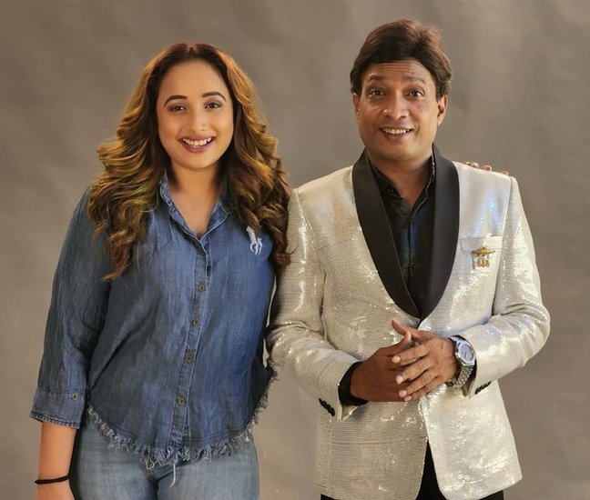 हालांकि उन्होंने यह नहीं बताया है कि यह नया प्रोजेक्ट क्या होने वाला है लेकिन यह एक नया शो बताया जा रहा है। 