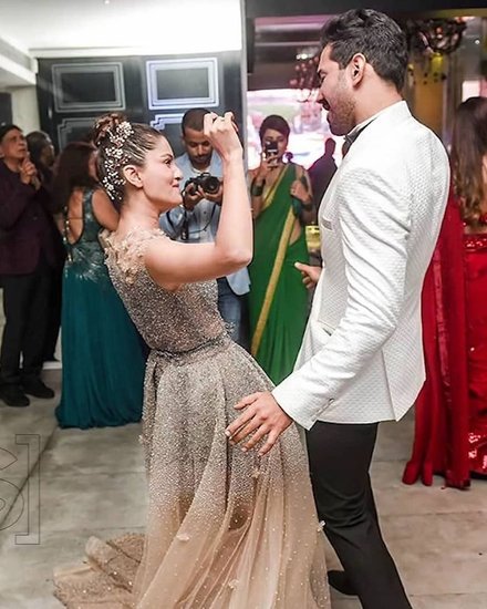 दरअसल रुबीना और अभिनव की पहली मुलाकात एक कॉमन दोस्त के घर गणपति पूजा के दौरान हुई थी। 