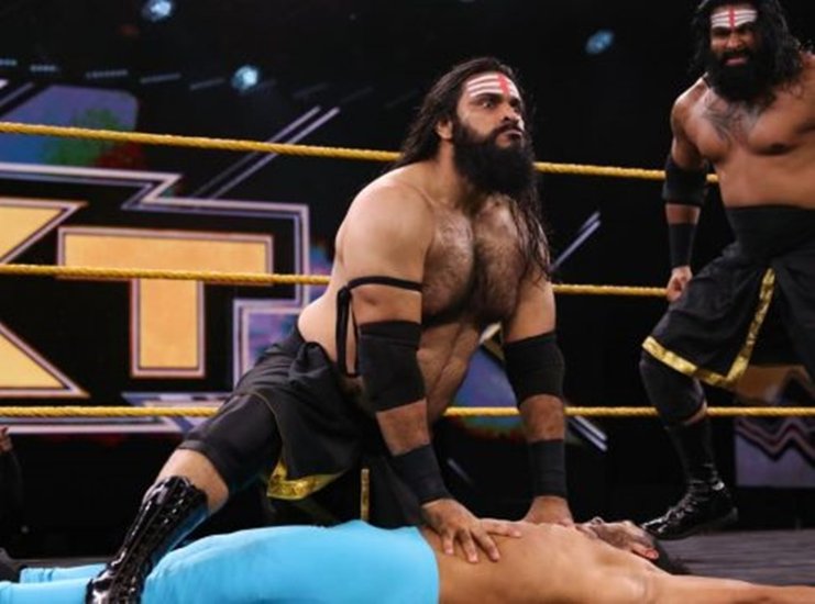 Brahmastra में विलेन बने सौरव गुर्जर का WWE में नाम सांगा है। वह अक्सर रिंकू सिंह के साथ नजर आते हैं। 