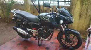 second hand bike । Bajaj Pulsar 150 । sports bike । Car Bike News