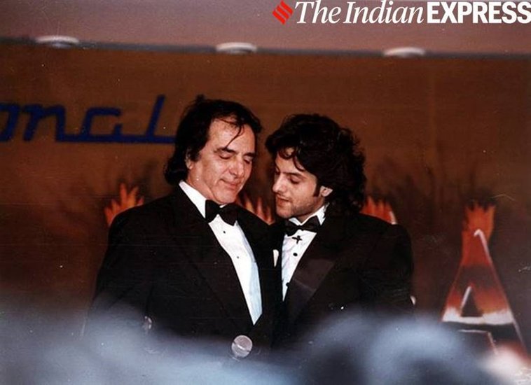  दिग्गज अभिनेता रहे फिरोज खान के एक्टर बेटे फरदीन खान साल 2001 में ड्रग्स यूज करने के आरोप में गिरफ्तार हुए थे। इसके बाद तो उनका करियर ही बर्बाद हो गया था। 