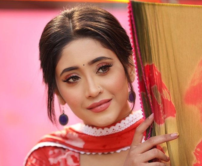 उस सॉन्ग के दौरान फैजल से थोड़ी बहुत बात हुई थी लेकिन खतरों के खिलाड़ी के दौरान फैजल से काफी अच्छी बॉन्डिंग हो गई है और वह स्वीट इंसान हैं। (All Photos: Shivangi Joshi Instagram)    