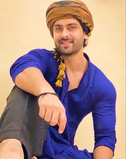 शोएब इब्राहिम ने ससुराल सिमर का में 14 साल का लीप आने के बाद खुद को शो से अलग कर लिया था। वह खुद से उम्रदराज शख्स का किरदार निभाने के लिए तैयार नहीं हुए थे।