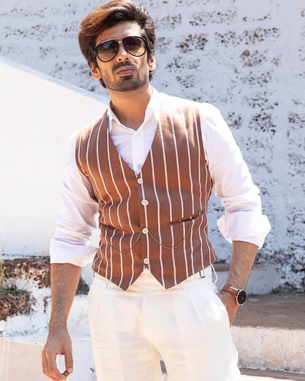 मोहित सहगल सीरियल सरोजिनी में काम करते थे। शो में लीप आने के बाद मोहित को एक बुजुर्ग दिखना था। उन्होंने शो से बाहर होने में ही अपनी भलाई समझी।