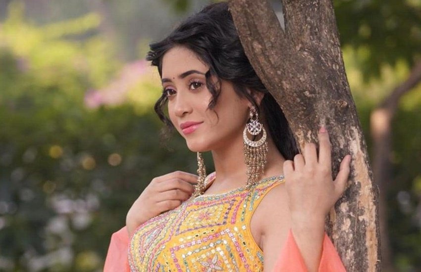Shivangi Joshi: छोटे पर्दे की दुनिया में शिवांगी जोशी आज किसी पहचान की मोहताज नहीं हैं। सिर्फ इंटर की पढ़ाई कर एंटरटेनमेंट इंडस्ट्री में एंट्री मारने वालीं शिवांगी जोशी ये 'रिश्ता क्या कहलाता है' (Yeh Rishta Kya Kehlata Hai) और बालिका वधू (Balika Vadhu) जैसे सीरियल्स में अपना हुनर दिखा चुकी हैं। हालांकि शिवांगी जोशी की एक कमजोरी भी है। इस बात का खुलासा उन्होंने खुद क्या था।