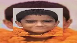 कक्षा-2 में पढ़ने वाले 8 साल के बच्चे की तैराकी देख सब रह गए दंग, 18 मिनट में यमुना नदी पार कर बनाया रिकॉर्ड