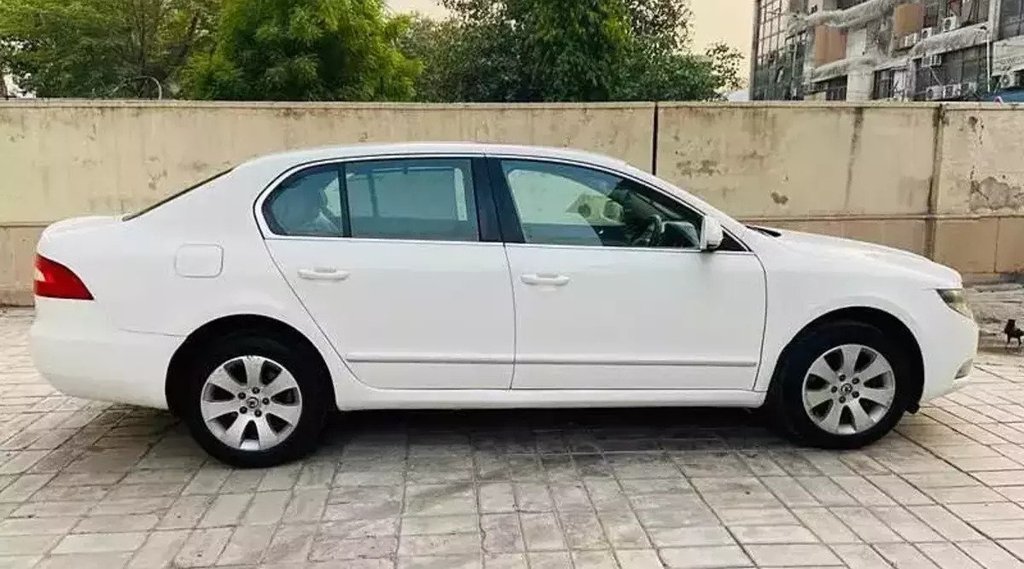Second Hand Car । Sunroof Car । Skoda Superb । Car Bike News