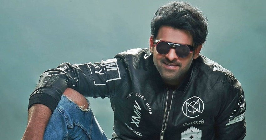 Prabhas: साउथ के बाहुबली कहे जाने वाले प्रभास प्रति फिल्म करीब 120 करोड़ रुपये चार्ज कर रहे हैं।