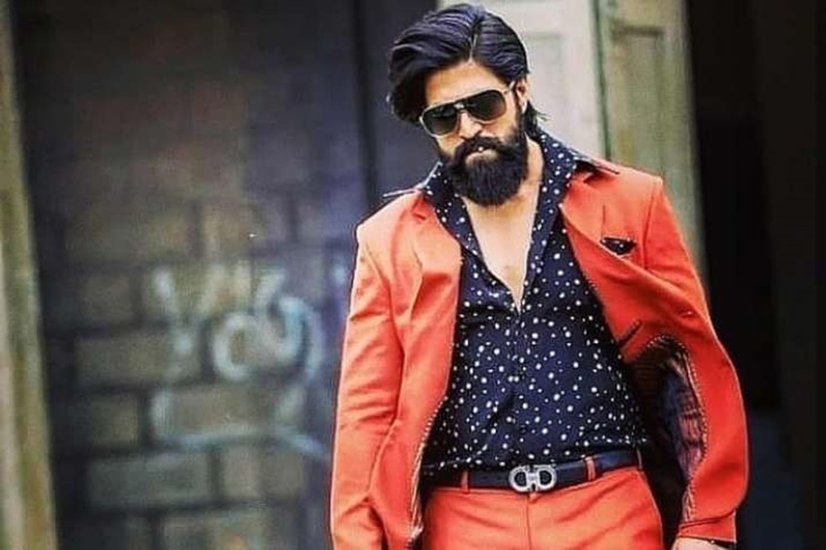 Yash: KGF 2 स्टार यश की फीस 70 करोड़ रुपये प्रति फिल्म है। ट्रेड एनलिस्ट्स का मानना है कि ये रकम और बढ़ने वाली है।