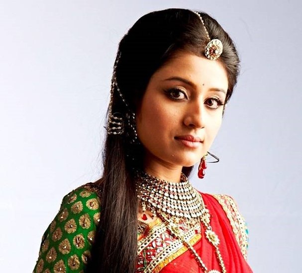  टीवी एक्ट्रेस परिधि को जोधा अकबर में जोधा के किरदार से खूब लोकप्रियता हासिल हुई थी। लेकिन जब उन्होंने पटियाला बेब्स के साथ कमबैक किया तो बुरी तरह से फ्लॉप रहीं। 