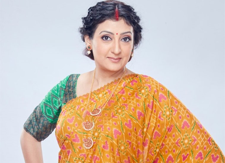 Juhi Parmar: जूही परमार ने सीरियल कुमकुम से लोगों के बीच ऐसी पैठ बनाई थी कि लोग उन्हें कुमकुम कहकर ही पुकारने लगे थे।