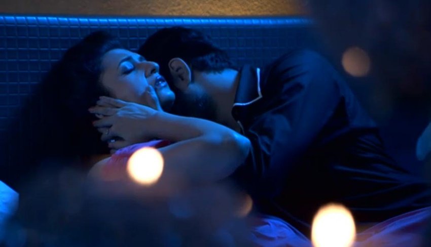 Ye Hain Mohabbatein: सुपरहिट शो ये हैं मोहब्बतें में दिव्यांका त्रिपाठी और करण पटेल के बीच बेड सीन्स दिखाए गए थे। यह सीन कई दिनों तक चर्चा का विषय बना रहा था।